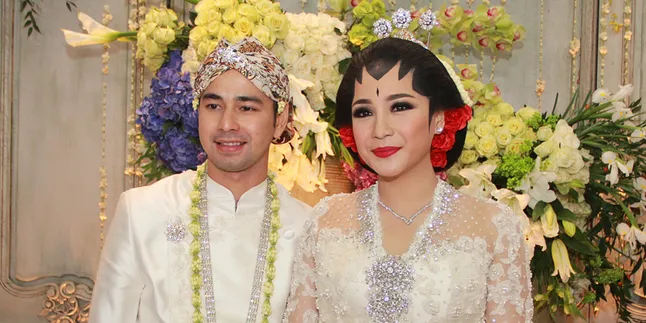 [Foto] Pelaminan Mewah Resepsi Nagita Slavina - Raffi, Keren!