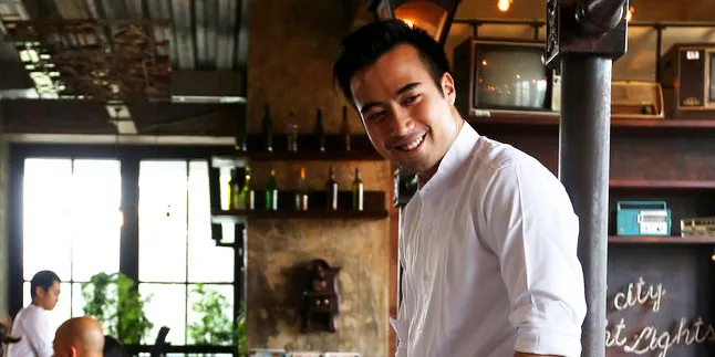 Foto Peluk Romantis Cewek, Vidi Aldiano Akui Punya Pacar?