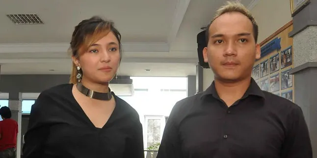 [FOTO] Pelukan Sayang, Bukti Cinta Egi John Buat Marshanda