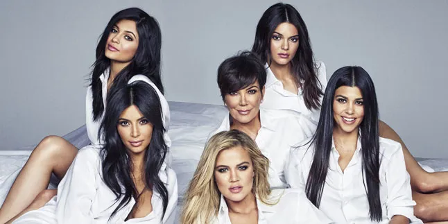 [FOTO] Pemotretan, Keluarga Kardashian Cantik Dengan Outfit Terbuka