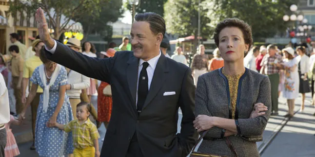 [Foto] Penampilan Tom Hanks Sebagai Walt Disney
