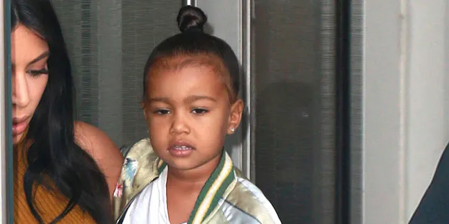 [FOTO] Penasaran Bagaimana Rambut Asli North West? Intip di Sini!