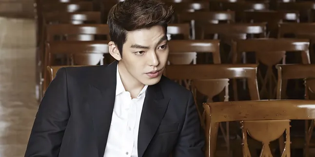 [FOTO] Perankan Sosok Pencuri, Kim Woo Bin Makin Seksi