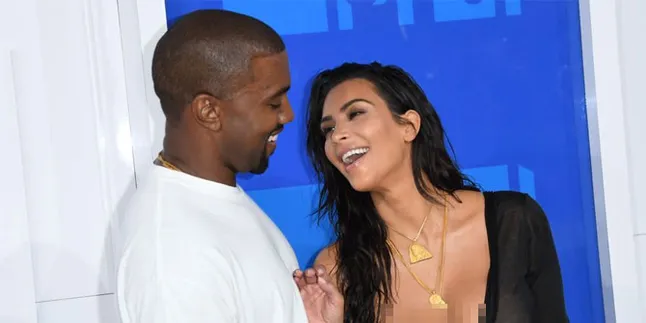 Foto Perdana Bayi Ketiga Kim Kardashian & Kanye West Ditawar Hingga 71 M