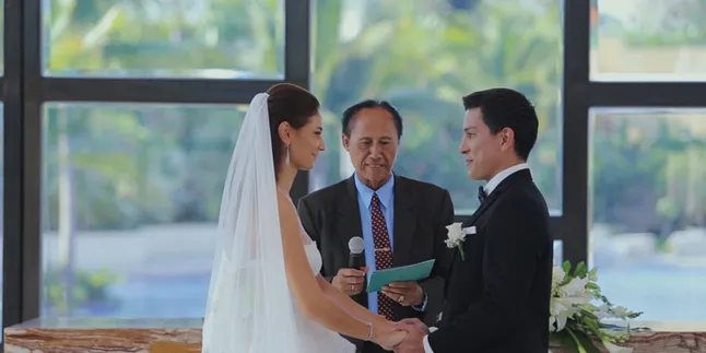 [Foto] Pernikahan Marissa Nasution Bergaya Barat dan Berkelas