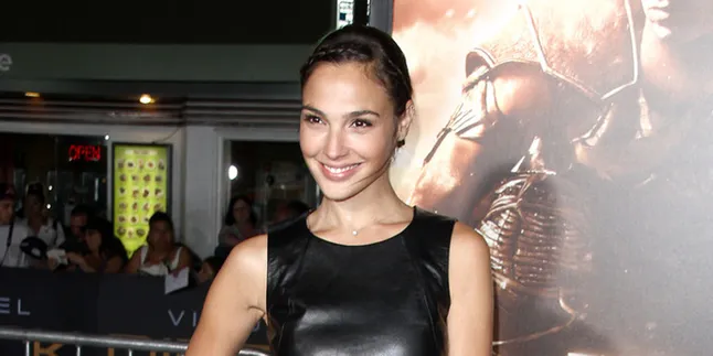 Intip Foto Pertama Gal Gadot Dalam 'BATMAN VS. SUPERMAN'!