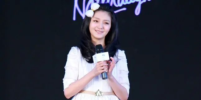 FOTO: Perut Buncit Barbie Hsu Hamil 4 Bulan Anak Kedua FOTO: Perut Buncit Barbie Hsu Hamil 4 Bulan Anak Kedua