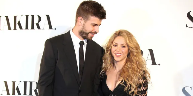 [FOTO] Perut Buncit Bikin Shakira Makin Cantik, Nggak Percaya?