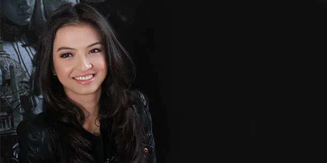 [FOTO] Pose di Atas Pagar, Raline Shah Cantik Bak Bintang Korea