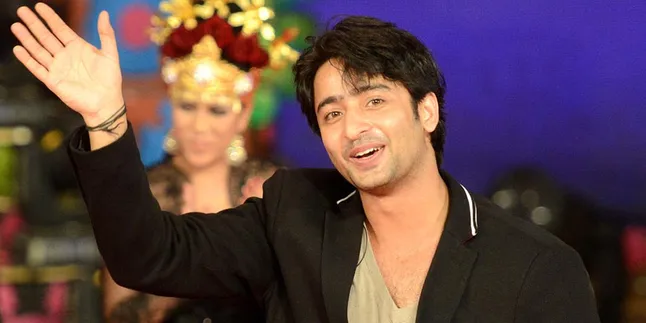 [Foto] Pose Kocak Shaheer Saat Tirukan Gaya Lucy, Bikin Ngakak
