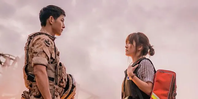 Foto Poster 'DESCENDANTS OF THE SUN' Versi Vietnam Curi Perhatian