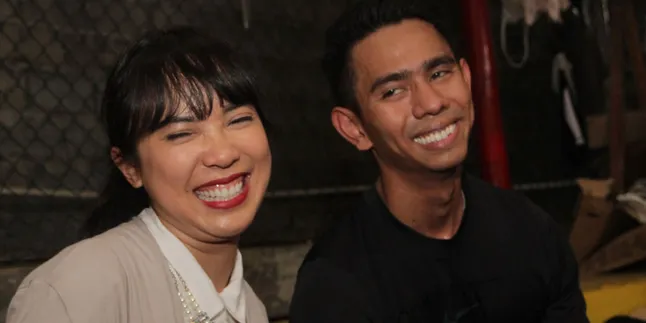 [FOTO] Prosesi Akad, Fitri Tropica Resmi Menikah!