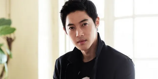 [FOTO] Pulang Wamil, Kim Hyun Joong Makin Ganteng & Manly