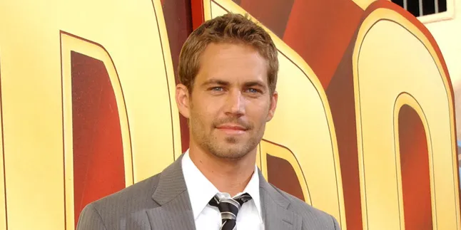 [FOTO] Putri Paul Walker Umbar Senyum Pasca Kematian Ayahnya