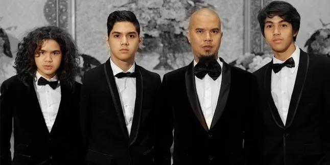 [FOTO] Rayakan Lebaran, Al - El - Dul Ganteng Pakai Baju Koko
