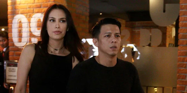 [FOTO] Rayakan Ulang Tahun, Sophia Latjuba Dinner Bareng Ariel