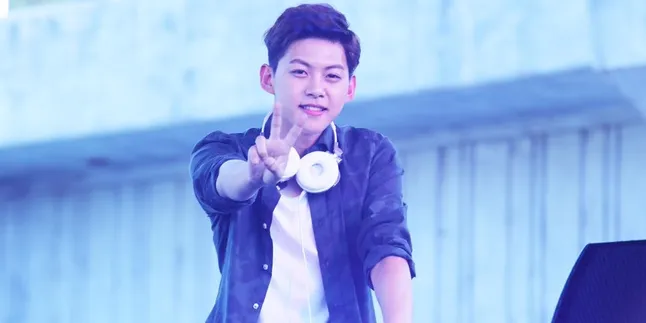 FOTO: Romantis Elegan, Pre-Wedding Dongho & Pacar Mesra Banget