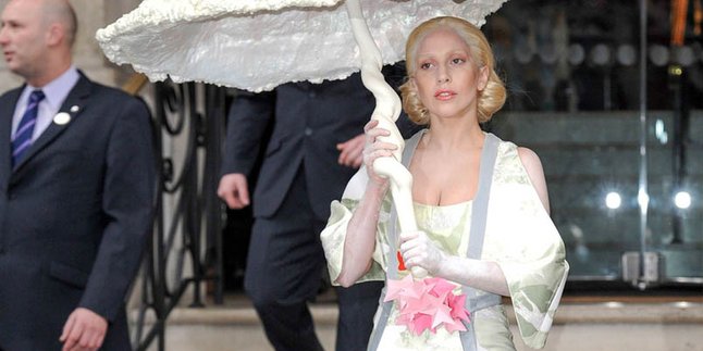 [Foto] Saat Lady Gaga Berpose Dengan 'Saudara Kembarnya'