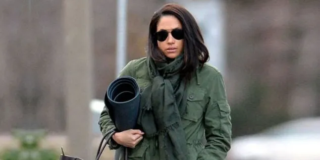 FOTO: Saat Meghan Markle Berpose Gerakan Yoga, Lentur & Hot