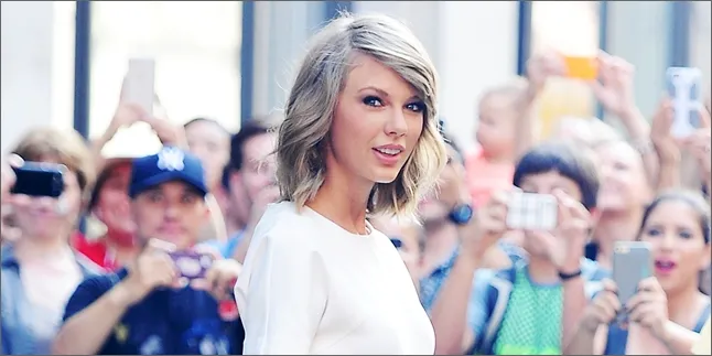 [Foto] Saat Taylor Swift Menggoda Kamu Dengan Dress Transparan