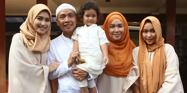 [FOTO] Sekolah Buat Pertama Kali, Bilqis Diantar Ayu Ting Ting