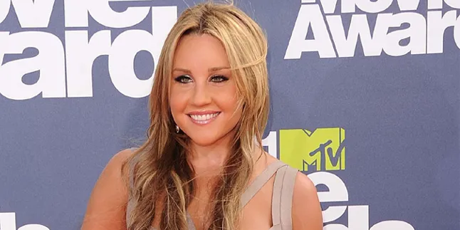 Foto Seksi Amanda Bynes Beredar di Twitter