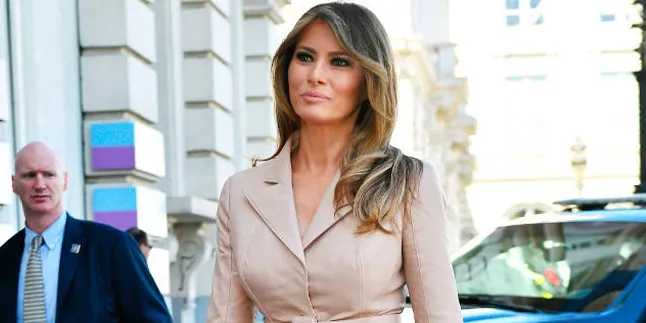 [FOTO] Selalu Cantik & Stylish, Ini 5 Gaya Khas Melania Trump
