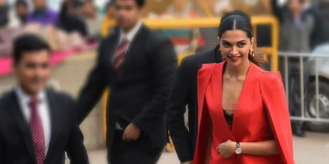 [FOTO] Selfie di Tempat Gym, Deepika Padukone Cantik Bening