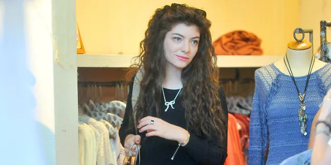 [Foto] Selfie Konyol Lorde Tanpa Make-Up, Makin Cantik Atau ...