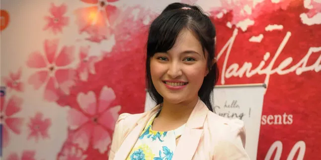 [FOTO] Sensual Menggoda, Pose Marshanda Bikin Pria Terperanjat