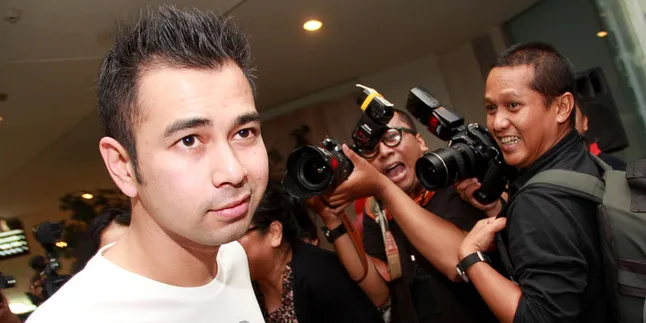 [Foto] Senyum Lega Raffi Ahmad Usai Dinyatakan Sah Jadi Suami