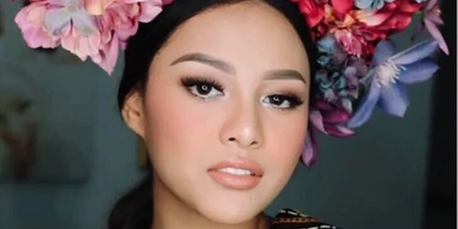 FOTO: Serba Pink, Gaya Anak Muda Aurel Hermansyah Yang Mempesona!