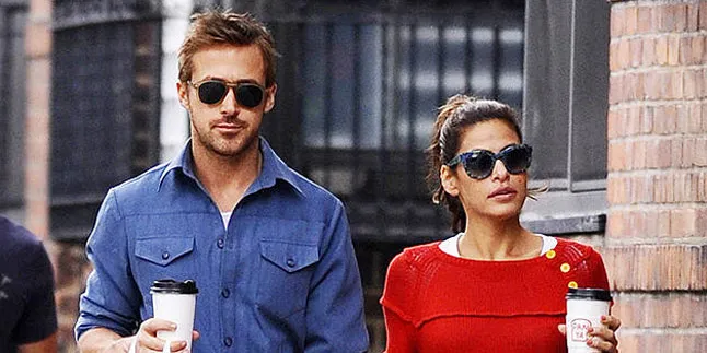 [FOTO] So Sweet! Ryan Gosling & Eva Mendes Gandengan Tangan