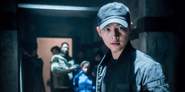 [FOTO] Song Joong Ki Ganteng Berjas Syuting 'Running Man' China