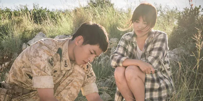 [FOTO] Song Joong Ki - Song Hye Gyo Berangkat Bareng ke Hong Kong