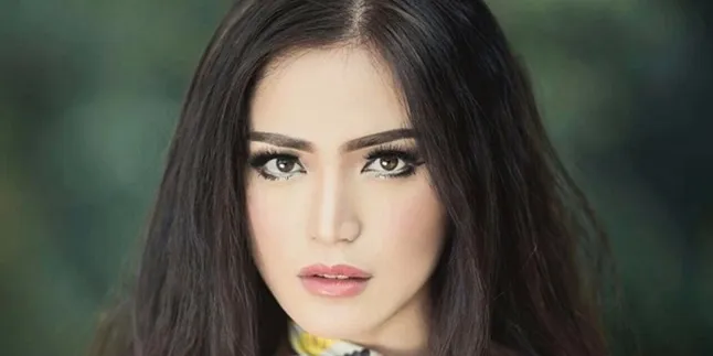 FOTO: Stunning! Pemotretan Jessica Iskandar Berubah Menjadi Ratu FOTO: Stunning! Pemotretan Jessica Iskandar Berubah Menjadi Ratu