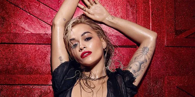 [FOTO] Syuting Video Klip, Celana Dalam Rita Ora Tertangkap Kamera