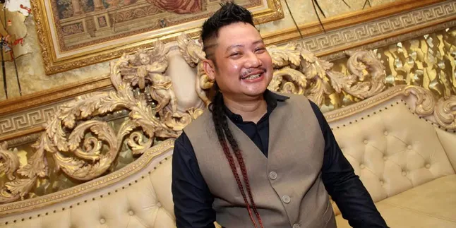 [FOTO] Tahun Berganti, Ki Kusumo Ubah Gaya Rambut Jadi ...