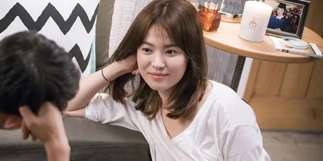 FOTO: Tak Hadiri Apan Awards 2016, Song Hye Kyo Ternyata Liburan