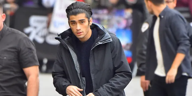 [FOTO] Tampil Beda, Zayn Malik Nekat 'Gunduli' Rambutnya