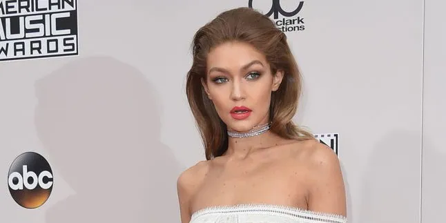 FOTO: Tampil Dengan Rambut Super Pendek, Gigi Hadid Makin Cantik?
