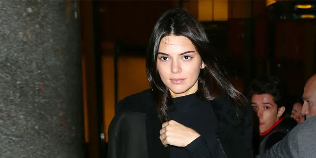 [FOTO] Tampil di VSFS 2015, Kendall Jenner Sukses Jadi Sorotan
