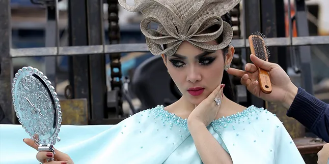 [Foto] Tampil Minimalis dan Natural, Syahrini Tetap Cetar Badai?