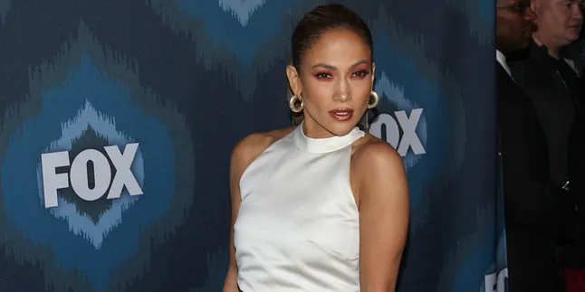 [FOTO] Tampil Seksi, Jennifer Lopez Ekspos Bagian Pribadi