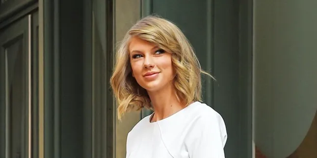[FOTO] Taylor Swift dan Joe Alwyn Tertangkap Kamera Bersama