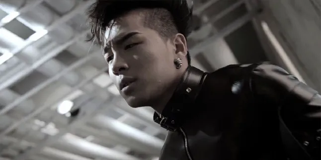 [FOTO] Teaser Comeback, Taeyang Big Bang Pilih Lepas Baju