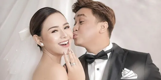 Foto Telanjang Dada Bareng Amanda Manopo, Billy Syahputra: Bukan Pre-wed! Foto Telanjang Dada Bareng Amanda Manopo, Billy Syahputra: Bukan Pre-wed!