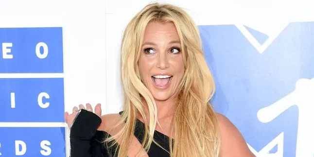 [FOTO] Terlihat Lelah, Wajah Britney Spears Kusam & Tak Bercahaya