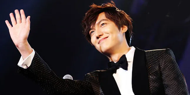 [FOTO] Tiba di Jakarta, Lee Min Ho Berkacamata Hitam!
