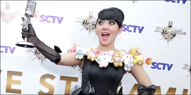 [Foto] Ulala... Ini Lho Gaya Syahrini Yang Harganya Capai Rp 5 M